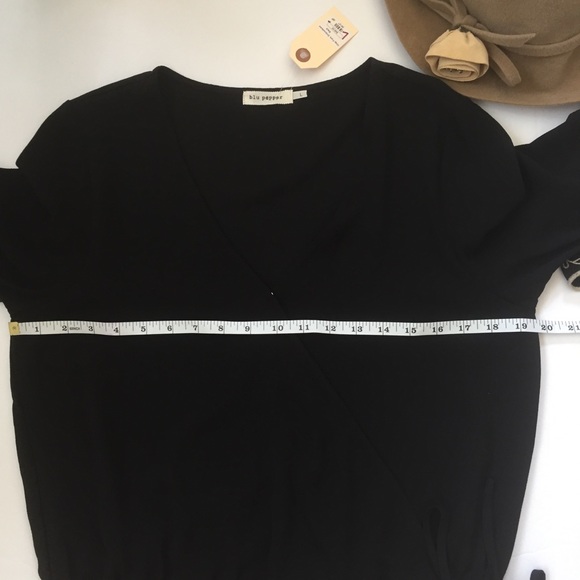 Blu Pepper Wrapped Front embroidered top Size L - Picture 7 of 8